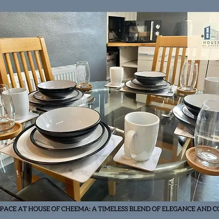 Your Leeds Grand Theatre Getaway 4br House