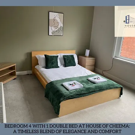 Your Leeds Grand Theatre Getaway 4br House