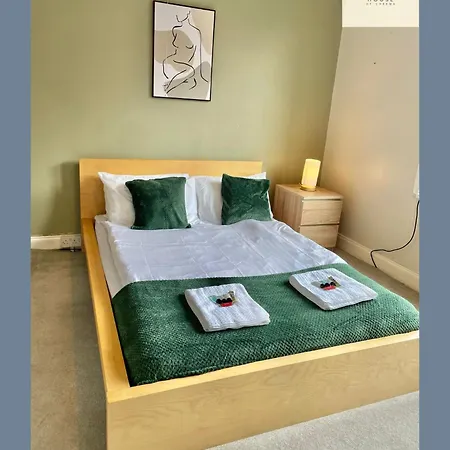 Your Leeds Grand Theatre Getaway 4br House * Leeds (West Yorkshire)